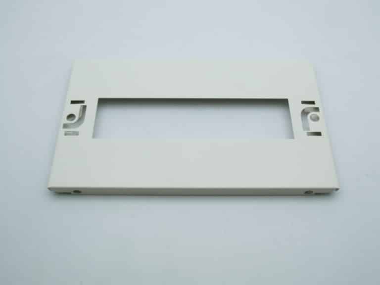 03213 – Plastron modulaire 3 modules, L = 250 mm