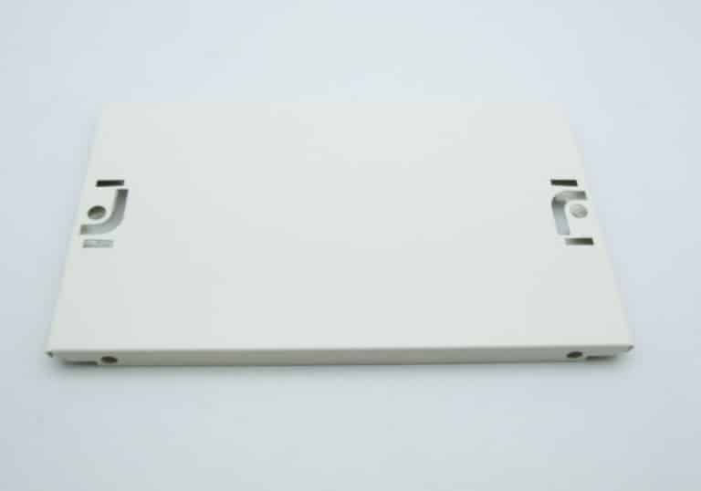 03813 – Plastron plein, 3 modules, L = 250 mm