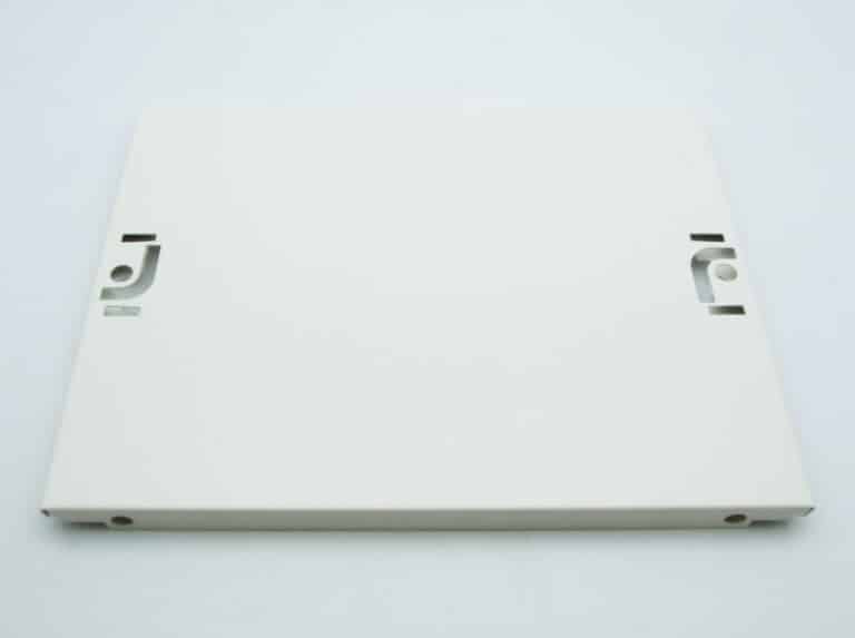 03814 – Plastron plein, 4 modules, L = 250 mm
