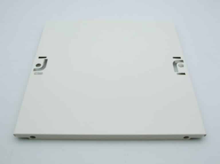 03815 – Plastron plein, 5 modules, L = 250 mm