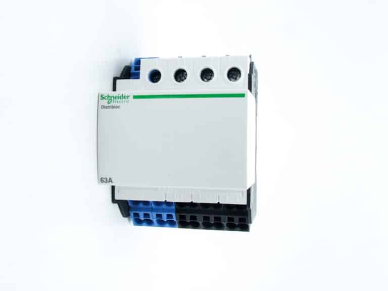 04040 – Linergy DX – répartiteur Distribloc 63 A – alimentation par le haut