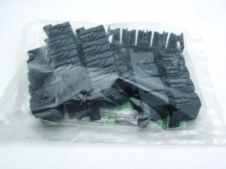 04150 – 8 capots IPxxB pour jeu de barres Powerclip