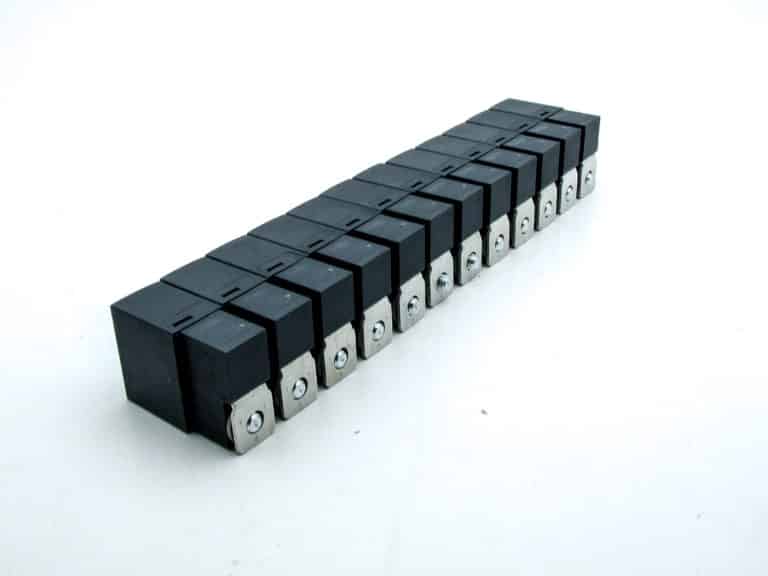 04151 – 12 bornes 6/10² pour jeu de barres Powerclip