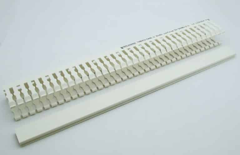 04257 – Goulottes horizontales – lot de 4 L = 450 mm + supports