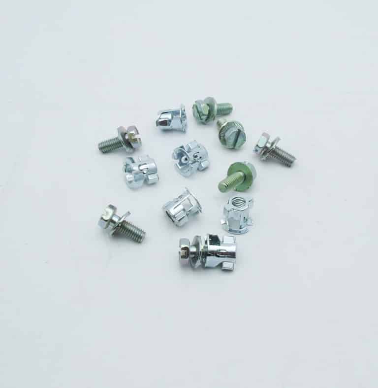 08921 – 20 VIS+ECROUS OSSATURE