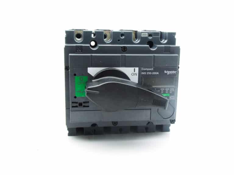 31103 – interrupteursectionneur Interpact INS250 4P 200 A