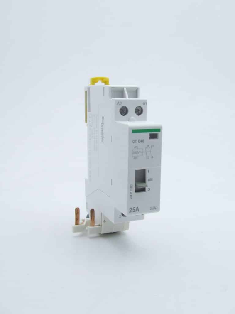 A9C15186 – Prodis, contacteur à cde manuelle raccord rapide 25A 2P, contact 2F, U cde 230V