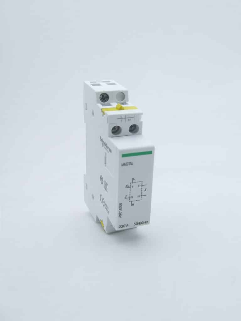 A9C18308 – Acti9, iACTc auxiliaire entrée commande double 230VCA, pour iCT