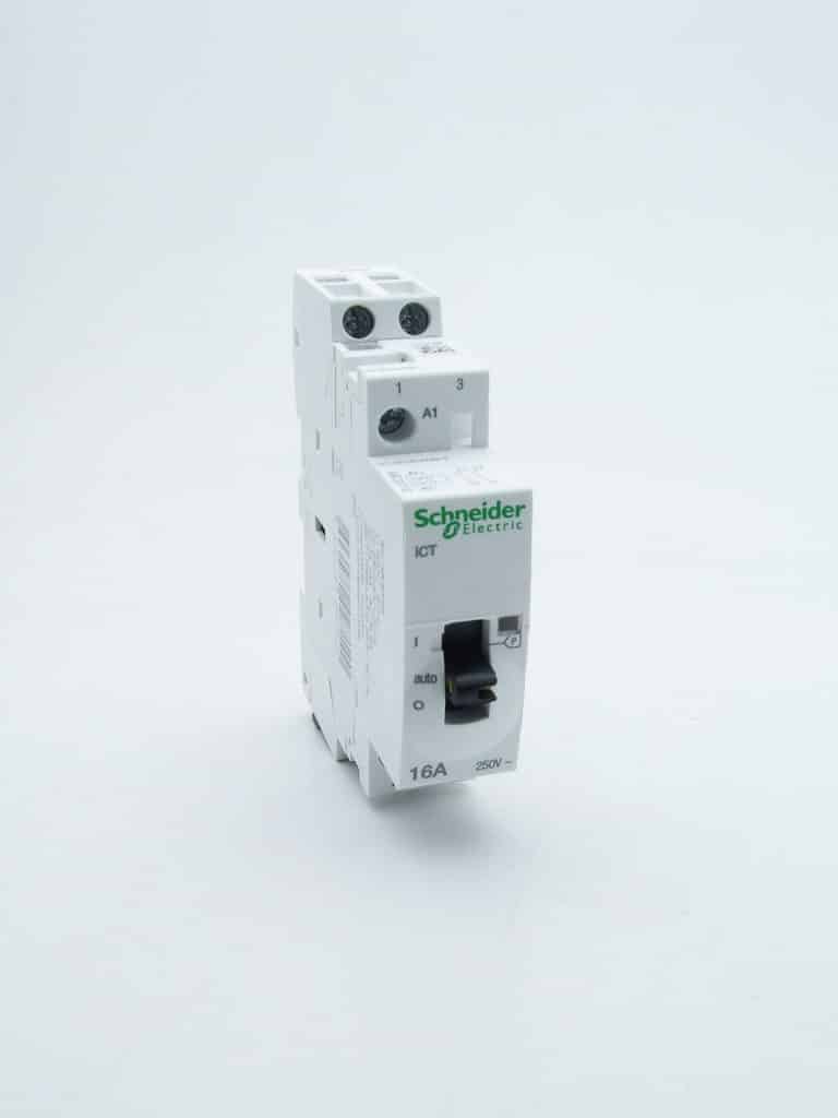 A9C23712 – Acti9, iCT contacteur à commande manuelle 16A 2NO 230-240VCA 50Hz