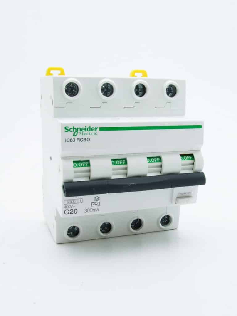 A9D55420 – Act9 iC60 RCBO – disjoncteur differentiel – 4P – 20A – 300mA – C -6kA – type AC