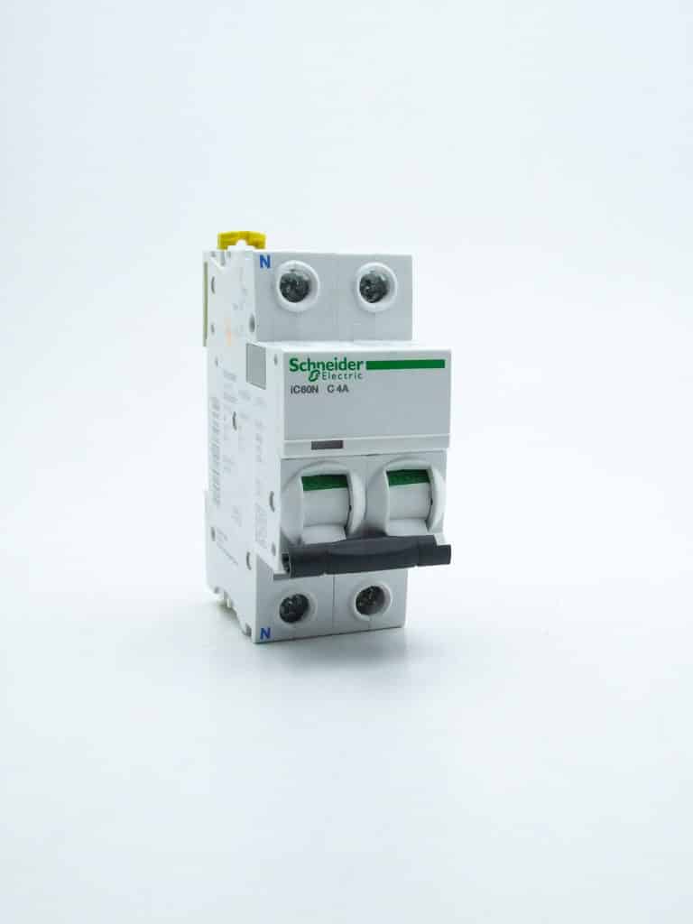 A9F74604 – Acti9, iC60N disjoncteur 1P+N 4A courbe C