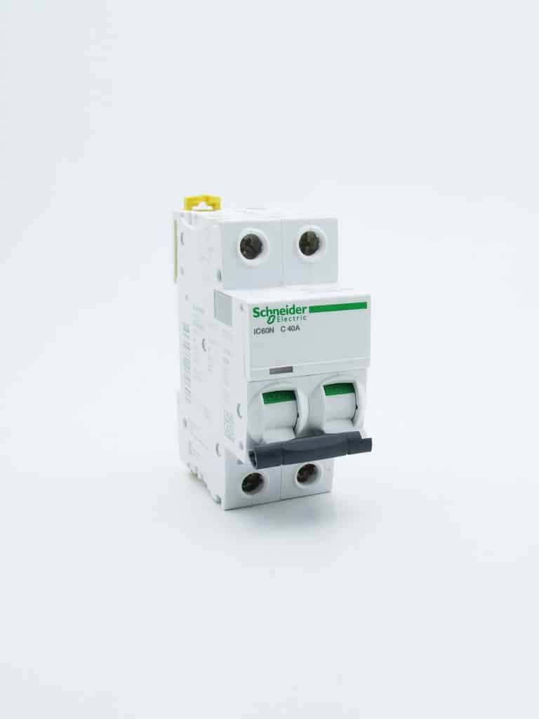 A9F77240 – Acti9, iC60N disjoncteur 2P 40A courbe C
