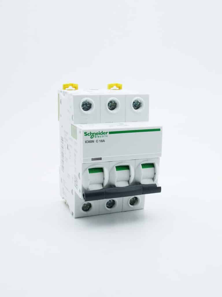 A9F77316 – Acti9, iC60N disjoncteur 3P 16A courbe C
