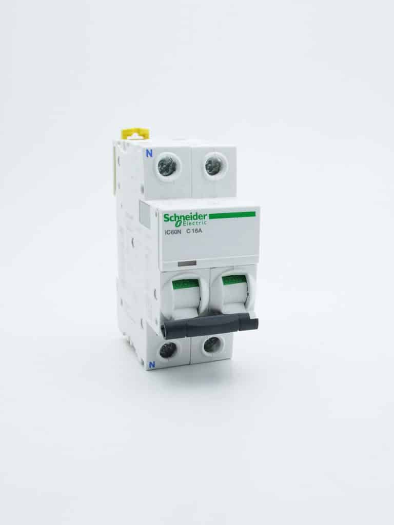 A9F77616 – Acti9, iC60N disjoncteur 1P+N 16A courbe C