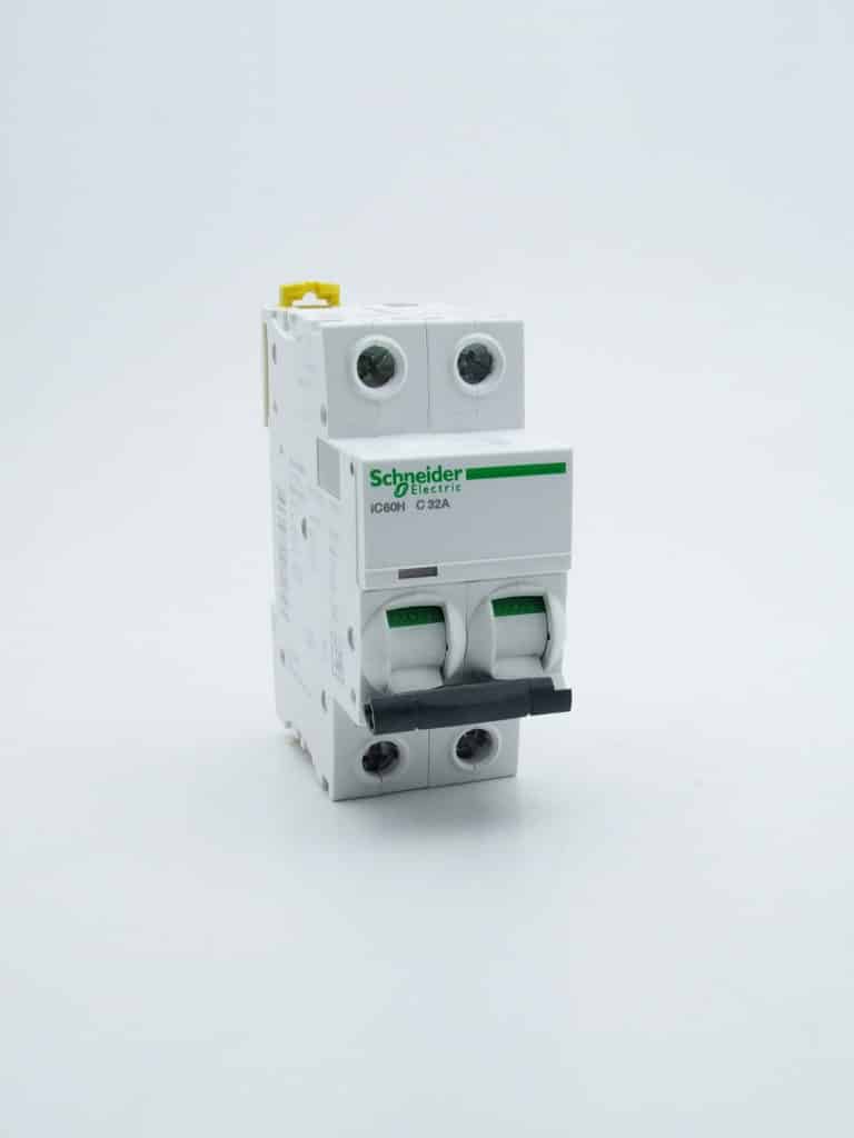 A9F87232 – Acti9, iC60H disjoncteur 2P 32A courbe C