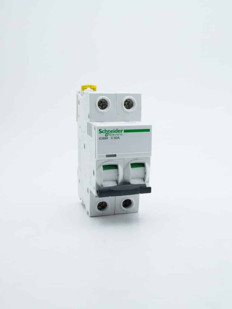 A9F87250 – Acti9, iC60H disjoncteur 2P 50A courbe C