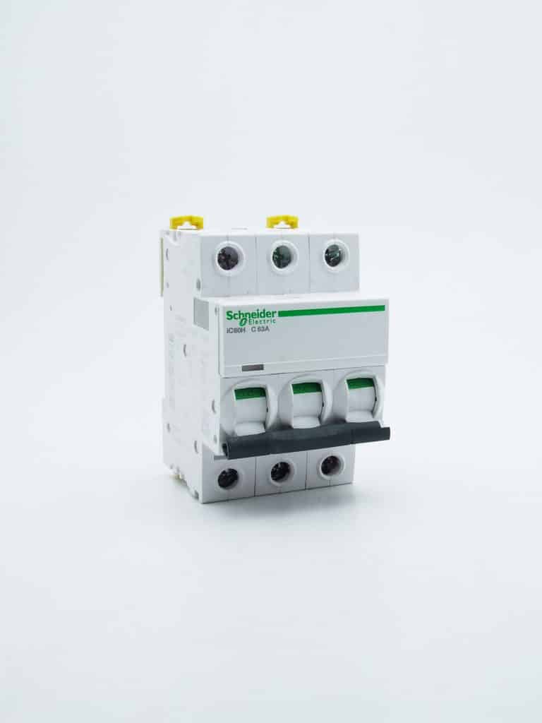A9F87363 – Acti9, iC60H disjoncteur 3P 63A courbe C