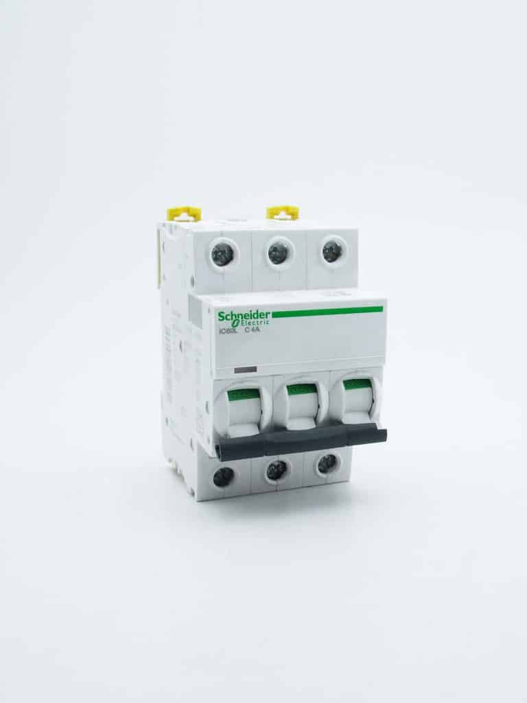 A9F94304 – Acti9, iC60L disjoncteur 3P 4A courbe C