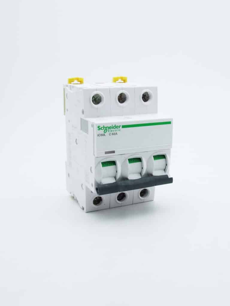 A9F94363 – Acti9, iC60L disjoncteur 3P 63A courbe C