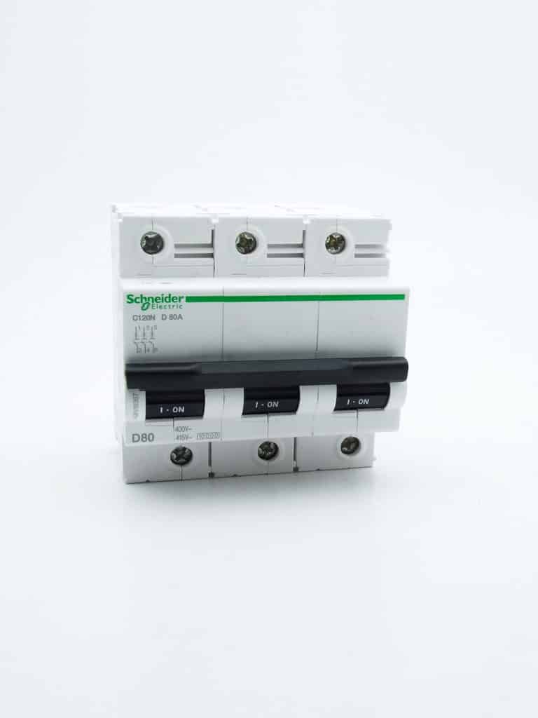 A9N18387 – Disjoncteur C120N 3P 80 A, courbe D, 10 kA