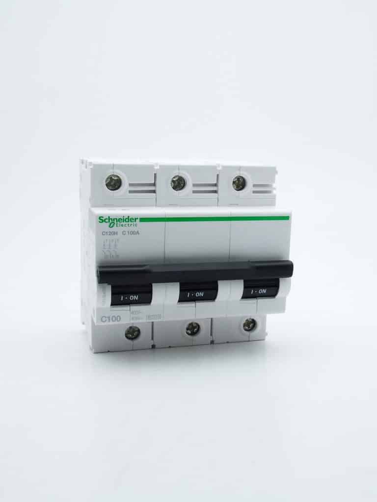 A9N18469 – Disjoncteur C120H 3P 100 A, courbe C, 15 kA