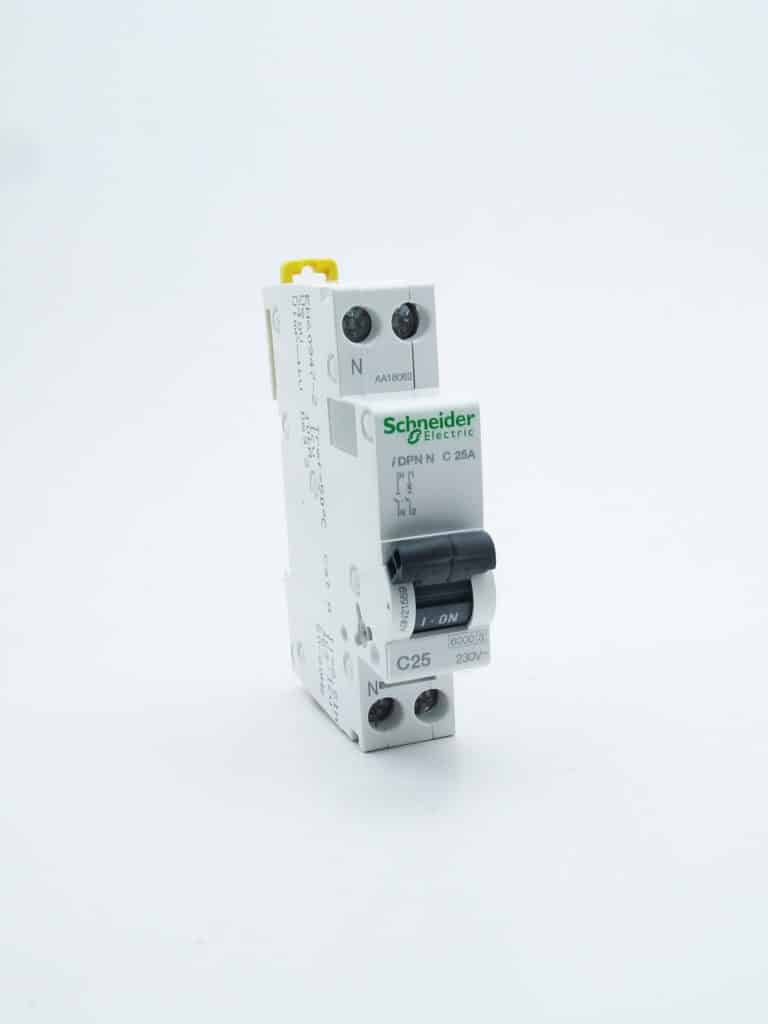 A9N21027 – Prodis DT40 – disjoncteur – 1P+N – 25A – courbe C