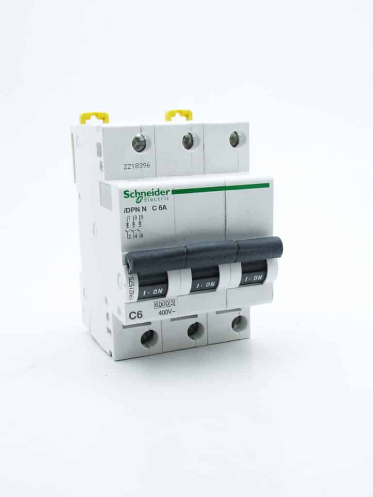 A9N21043 – Prodis DT40 – disjoncteur – 3P – 6A – courbe C – 6kA