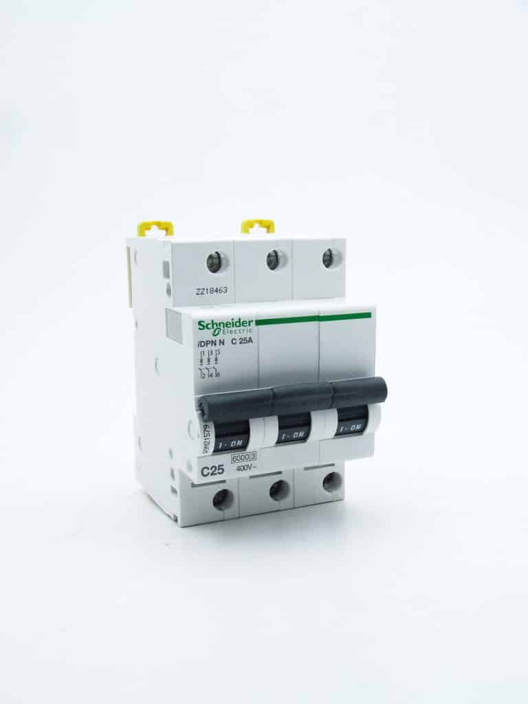A9N21047 – Prodis DT40 – disjoncteur – 3P – 25A – courbe C – 6kA