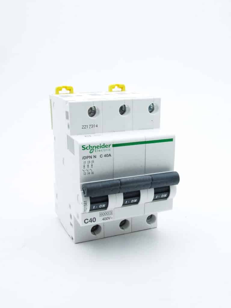 A9N21049 – Prodis DT40 – disjoncteur – 3P – 40A – courbe C – 6kA