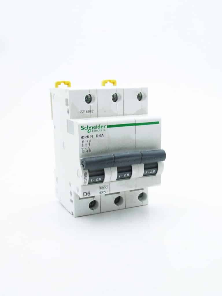A9N21053 – Prodis DT40 – disjoncteur – 3P – 6A – courbe D – 6kA