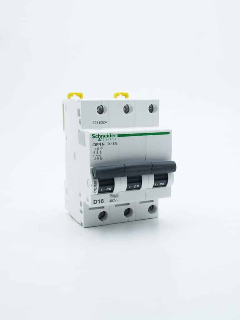 A9N21055 – Prodis DT40 – disjoncteur – 3P – 16A – courbe D – 6kA