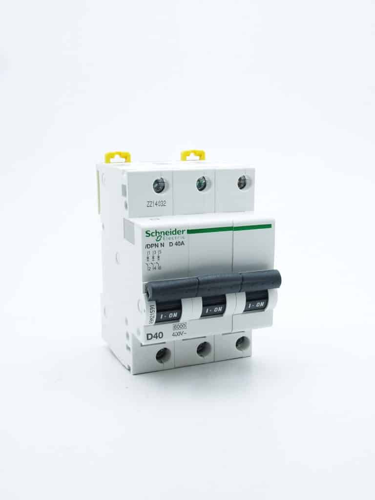 A9N21059 – Prodis DT40 – disjoncteur – 3P – 40A – courbe D – 6kA