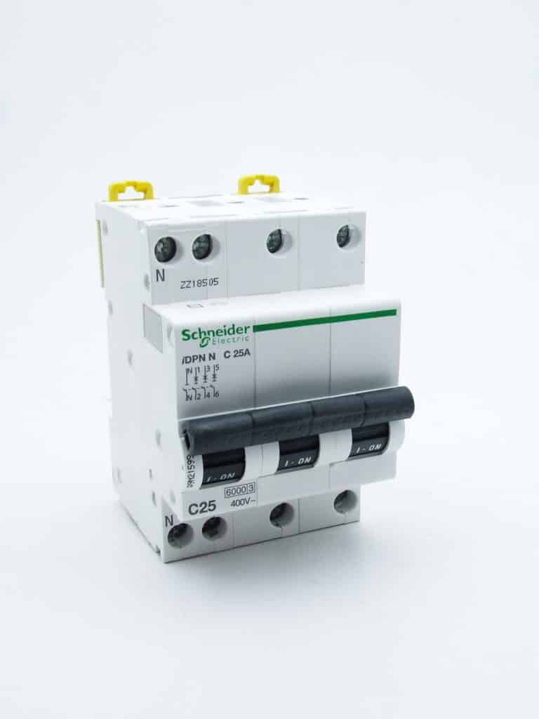 A9N21067 – Prodis DT40 – disjoncteur – 3P+N – 25A – courbe C – 6kA