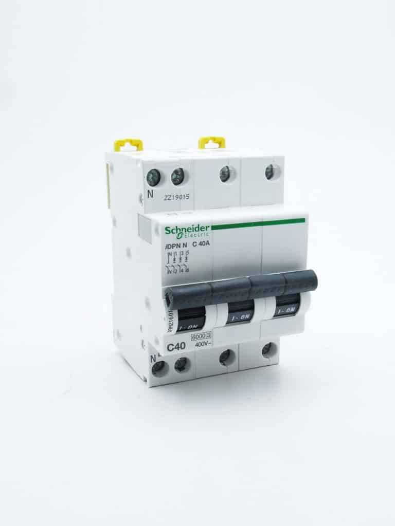 A9N21069 – Prodis DT40 – disjoncteur – 3P+N – 40A – courbe C – 6kA