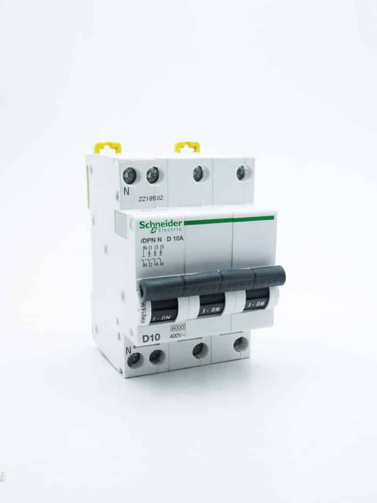 A9N21074 – Prodis DT40 – disjoncteur – 3P+N – 10A – courbe D – 6kA