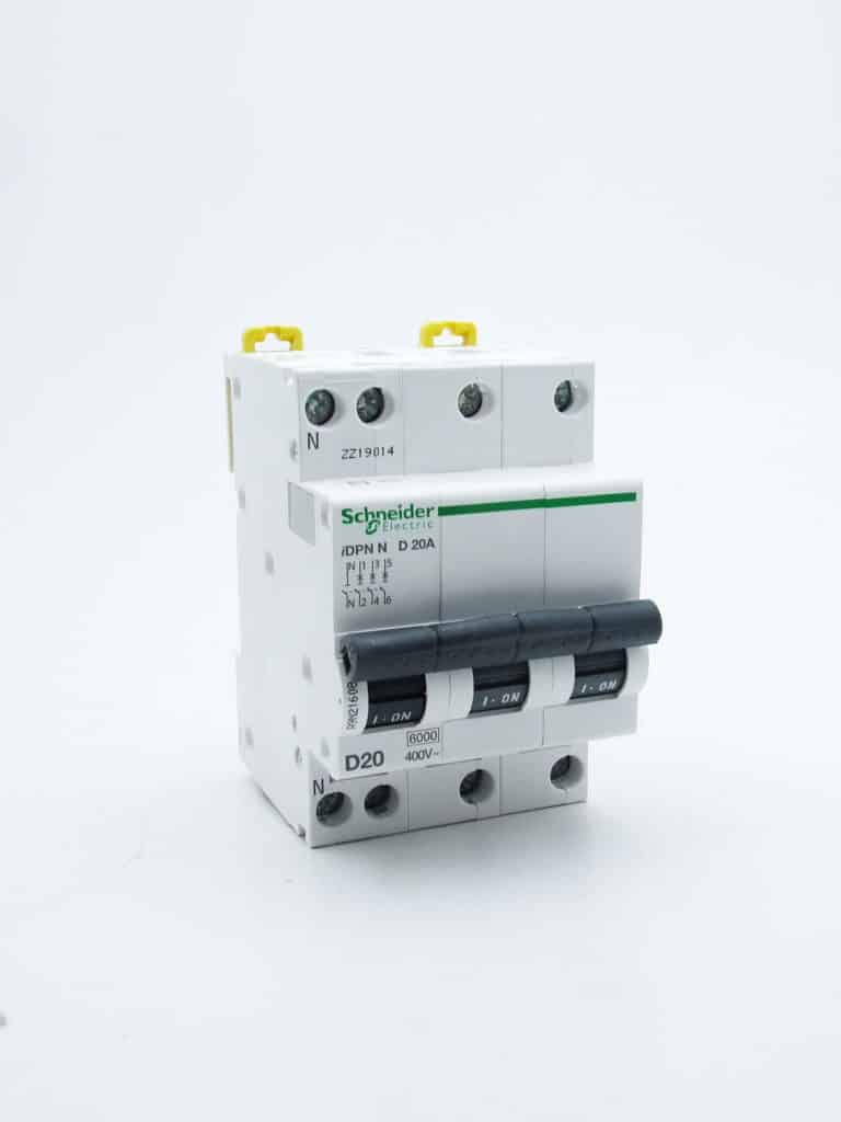 A9N21076 – Prodis DT40 – disjoncteur – 3P+N – 20A – courbe D – 6kA
