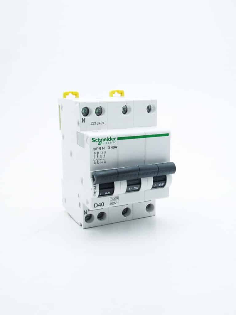 A9N21079 – Prodis DT40 – disjoncteur – 3P+N – 40A – courbe D – 6kA