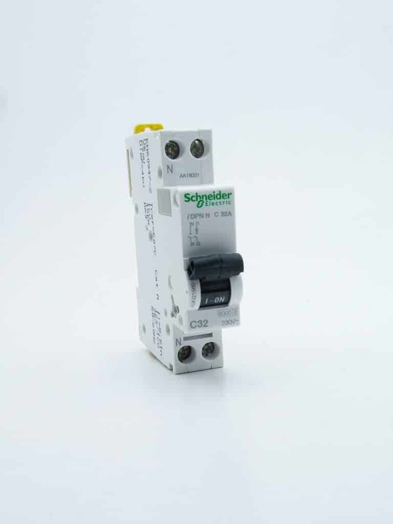 A9N21369 – Prodis DT40N – disjoncteur – 1P+N – 32A – courbe C