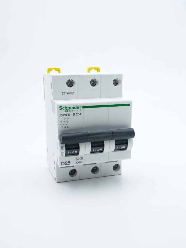 A9N21398 – Prodis DT40N – disjoncteur – 3P – 25A – courbe D – 10kA
