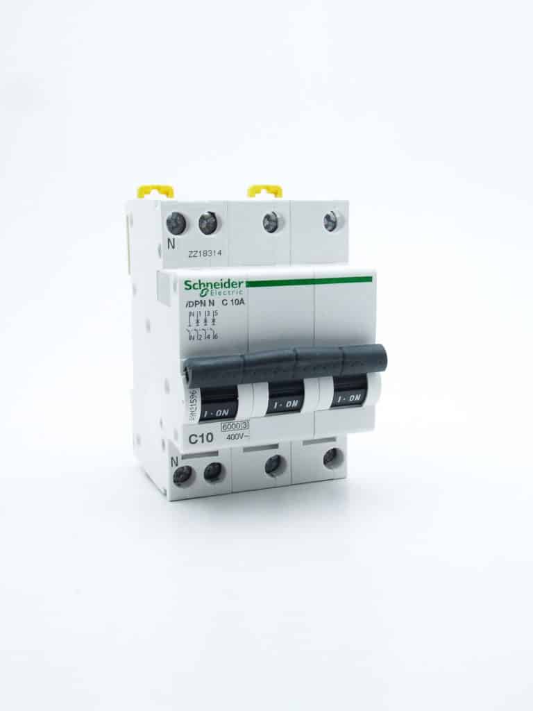 A9N21405 – Prodis DT40N – disjoncteur – 3P+N 10A – courbe C – 10kA
