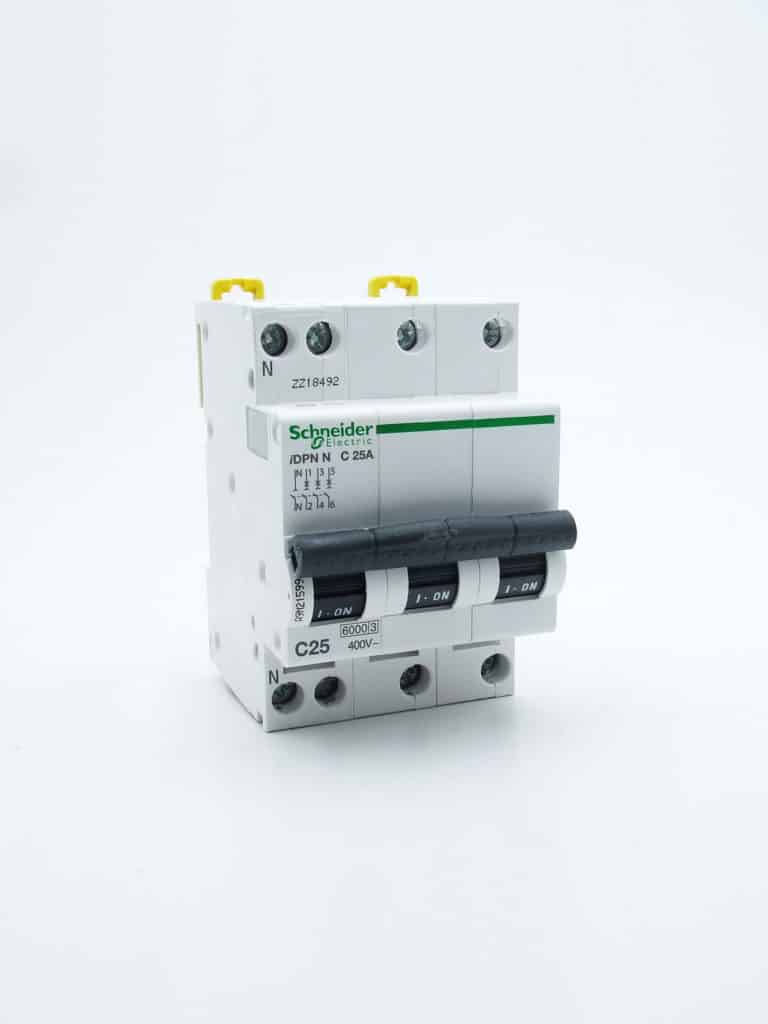 A9N21408 – Prodis DT40N – disjoncteur – 3P+N 25A – courbe C – 10kA