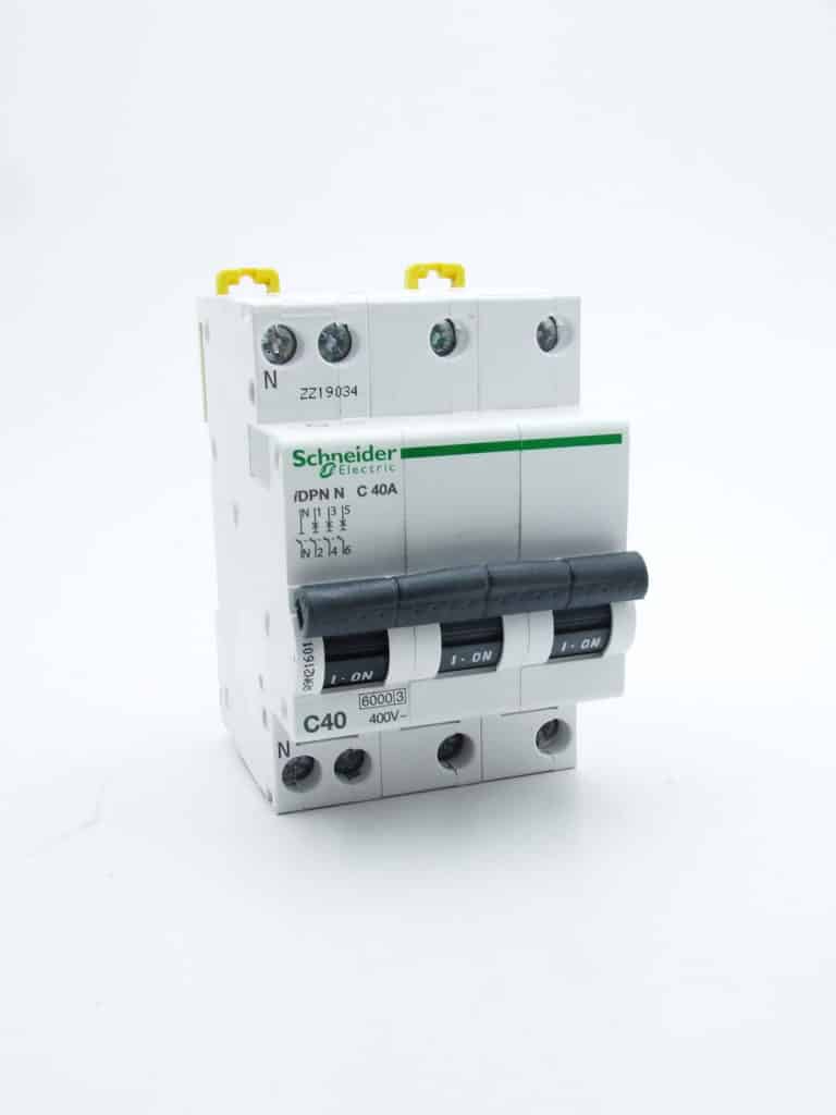 A9N21410 – Prodis DT40N – disjoncteur – 3P+N 40A – courbe C – 10kA