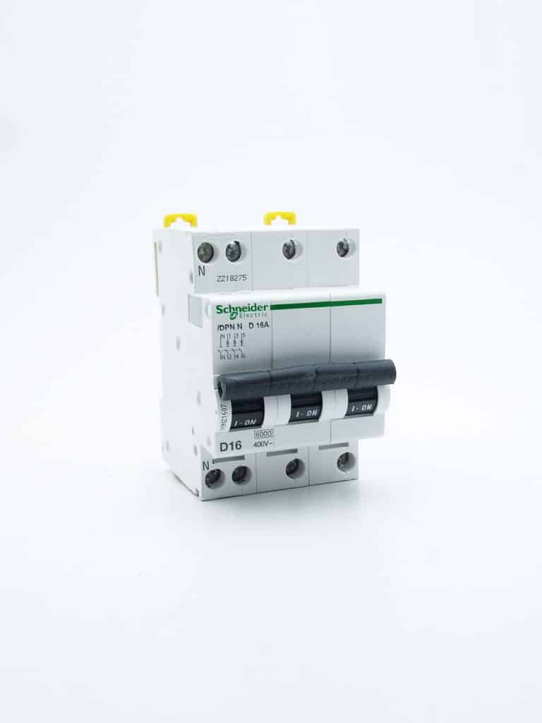A9N21416 – Prodis DT40N – disjoncteur – 3P+N 16A – courbe D – 10kA