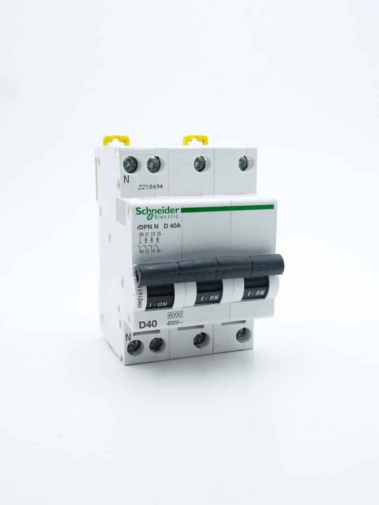 A9N21420 – Prodis DT40N – disjoncteur – 3P+N 40A – courbe D – 10kA