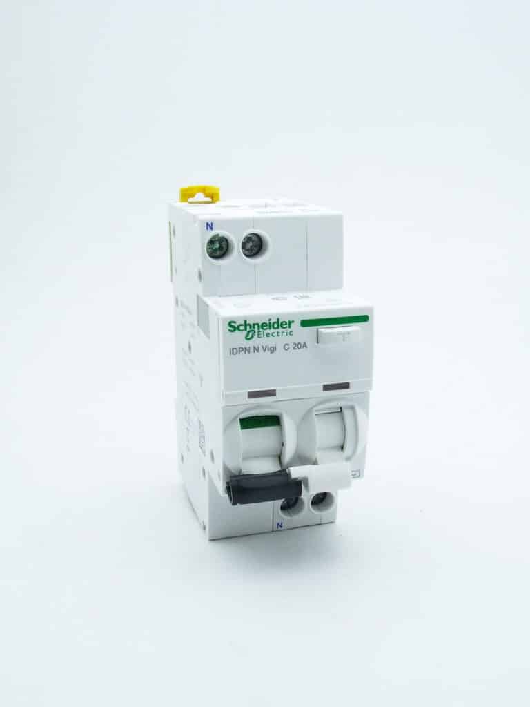 A9N21447 – ProDis DT40 Vigi disjoncteur différentiel 1P+N 20A, type AC, 300mA courbe C, 6kA