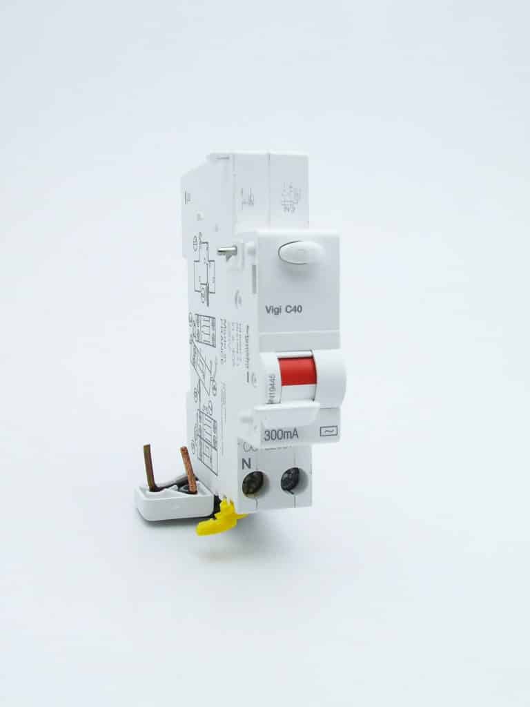 A9N21453 – ProDis Vigi DT40 – bloc différentiel 1P+N 40A 300mA instantané type AC 230Vca