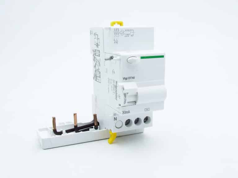 A9N21460 – ProDis vigi DT40 – bloc différentiel – 3P 25A 30mA instantané type AC 400-415Vca