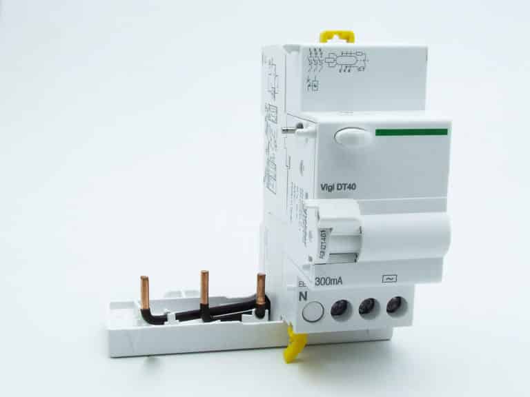A9N21461 – ProDis Vigi DT40 – bloc différentiel 3P 25A 300mA instantané type AC 230-415Vca