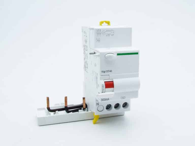 A9N21463 – ProDis Vigi DT40 – bloc différentiel 3P 40A 300mA instantané type AC 230-415Vca