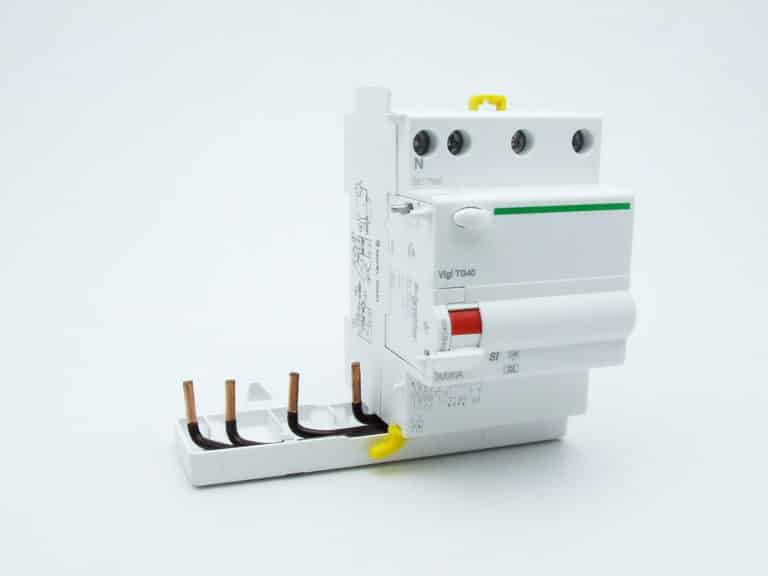 A9N21495 – ProDis Vigi TG40 si – bloc différentiel 3P+N 25A 300mA instantané typeA 230-415V